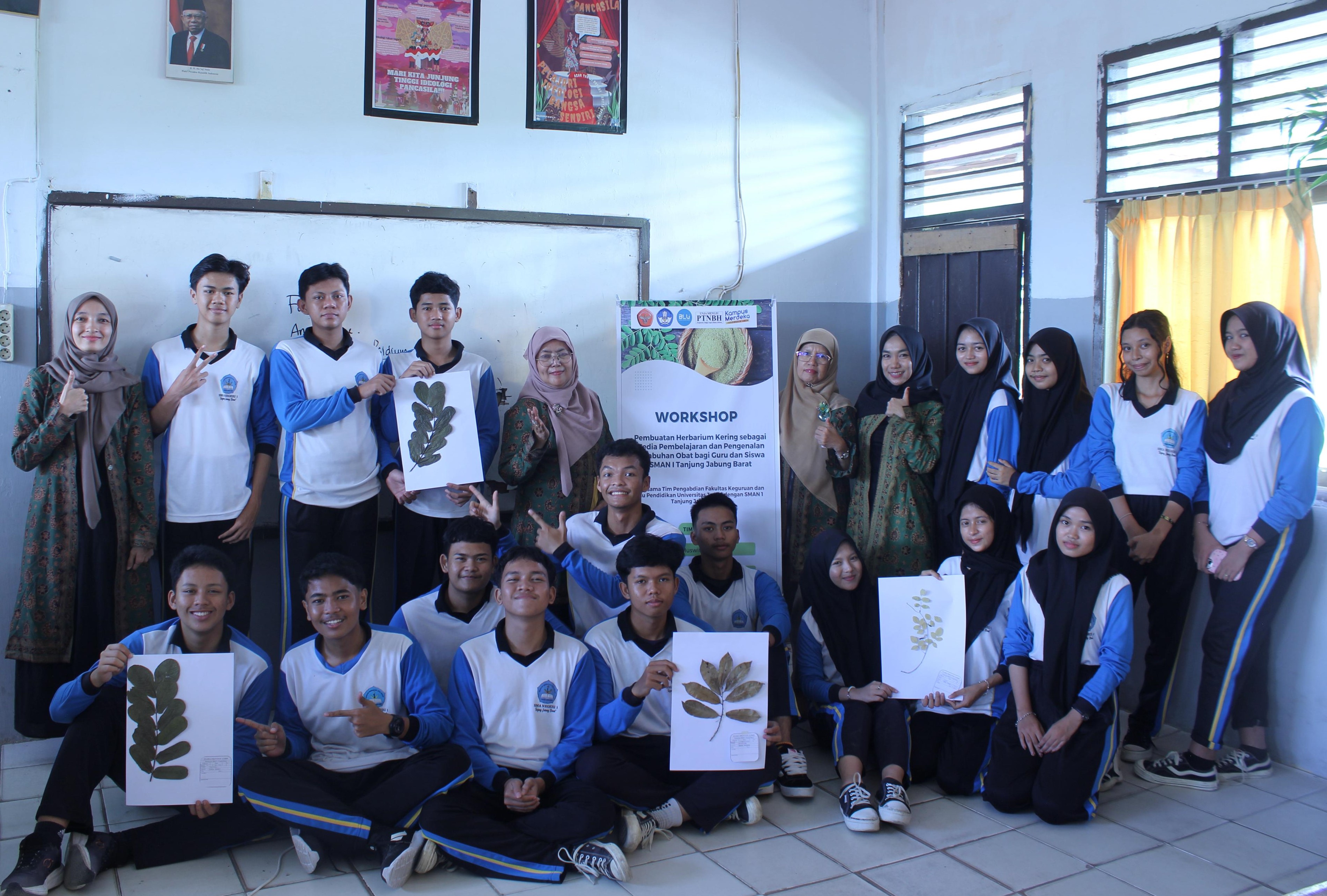 Workshop Pembuatan Herbarium Kering sebagai Media Pembelajaran & Pengenalan Tumbuhan Obat bagi Guru dan Siswa