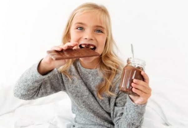 Simak! Ini Tips Mengonsumsi Coklat Tanpa Merusak Gigi