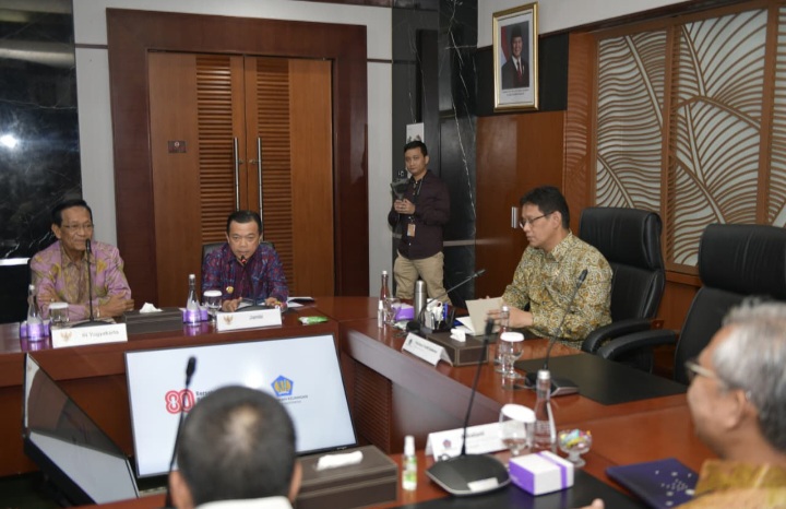 Bertemu Menkeu Purbaya, Gubernur Al Haris Sampaikan Keluhan Daerah Terkait Penurunan TKD