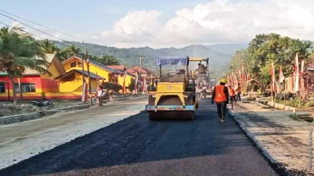 Menteri Basuki Meminta agar Kerapian Pekerjaan Preservasi Jalan Wolo-Bts Selalu Dijaga