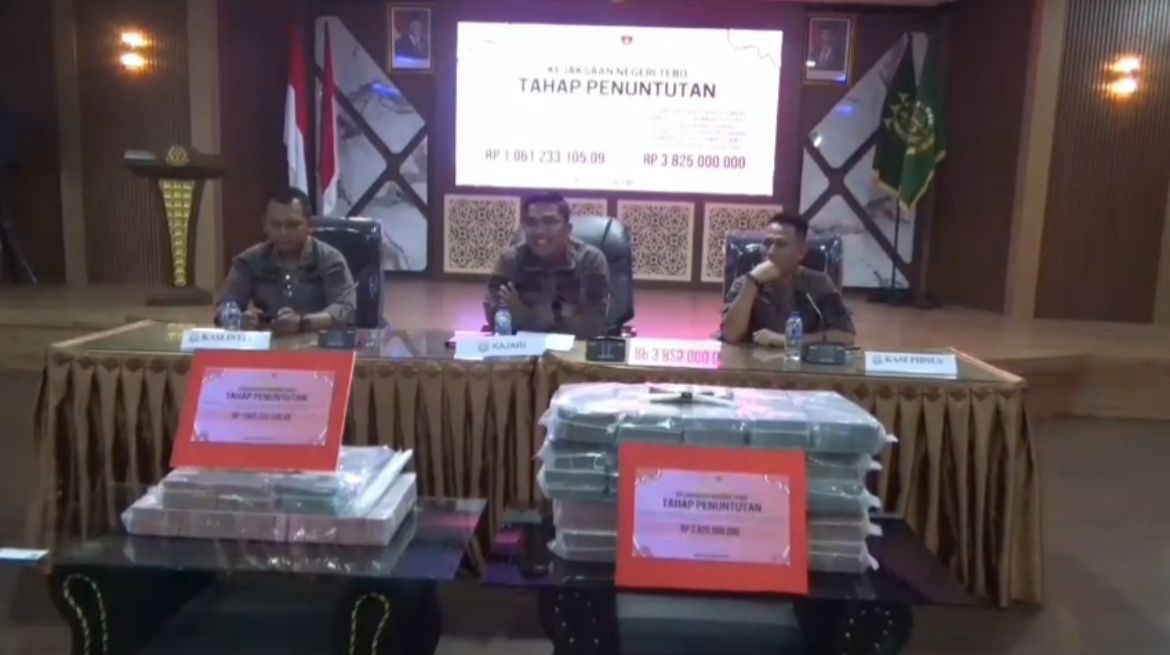 Kejari Tebo Pamerkan Uang Titipan Tipikor Senilai Rp4,886 Miliar