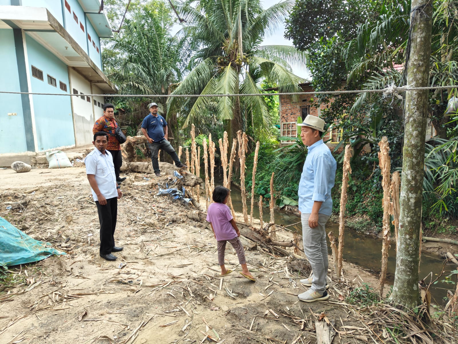 DPRD Jambi Budi Yako Tinjau Pengerjaan Drainase dan Serap Aspirasi Warga 