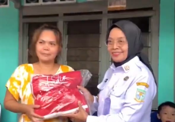 Pemkot Kota Jambi Kunjungi Korban Kebakaran Di Kelurahan  Lebak Bandung