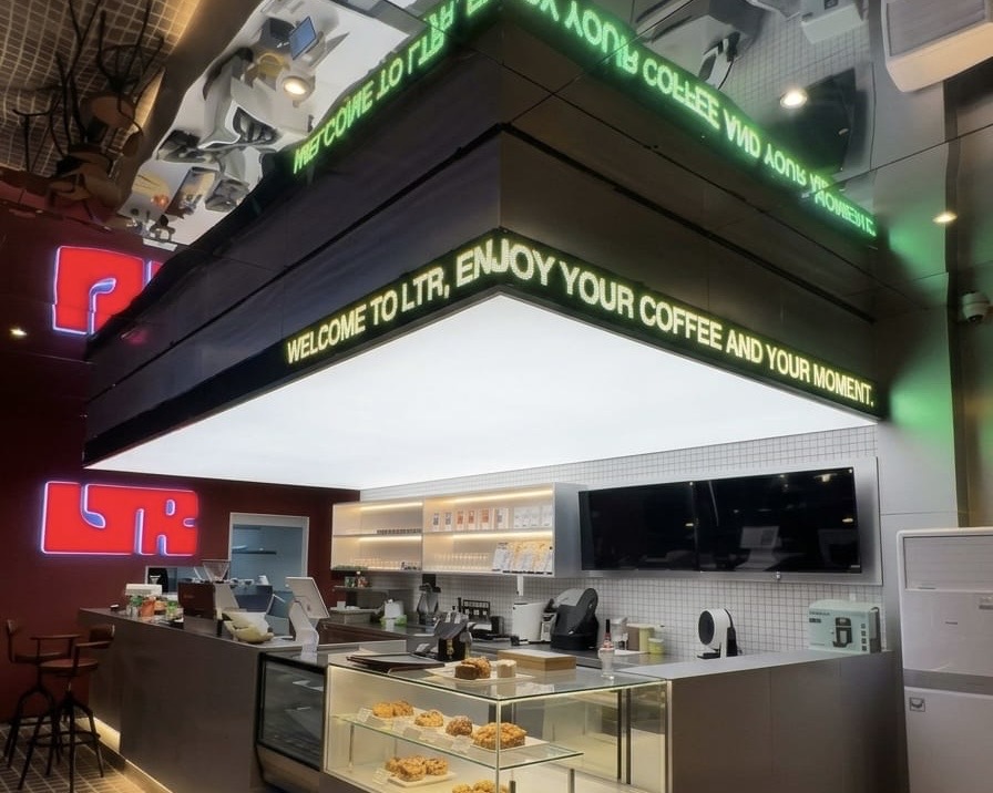 Mengenal Cafe LTR - Light The Rooftop, Destinasi Nongkrong Baru di Jantung Kota Jambi
