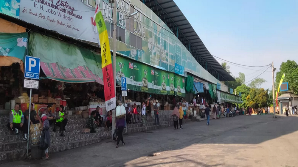 Pedagang Pasar Talang Banjar Keluhkan Terhadap PKL Liar Berdampak Sepi Pembeli Hingga Kemacetan Jalan