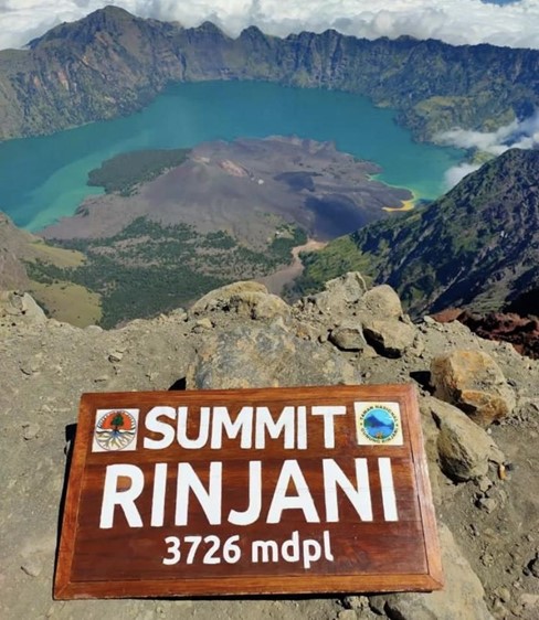 Tiga Jalur Pendakian Rinjani, Berikut Tips Aman Mendakinya