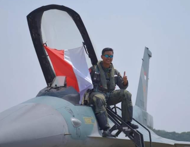 Kapten Kowalski Sukses Raih 1000 Jam Terbang F-16