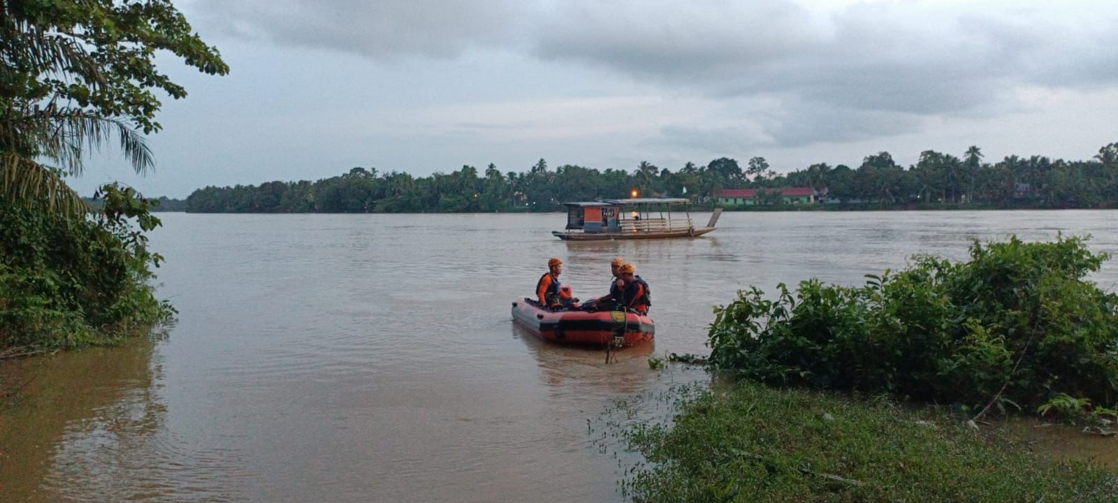 Pulang dari masjid, Amri diduga tenggelam di Sungai Batanghari