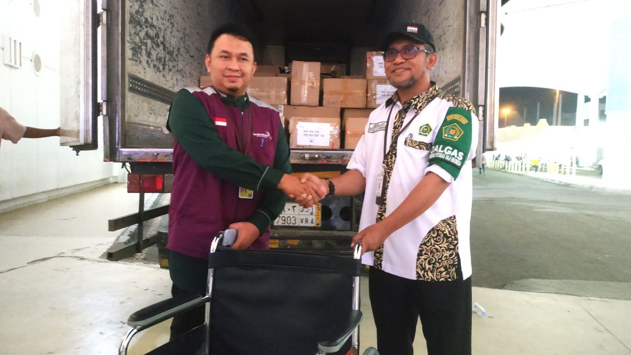 100 Kursi Roda Tiba di Bandara Madinah, Dukung Program Haji Ramah Lansia 