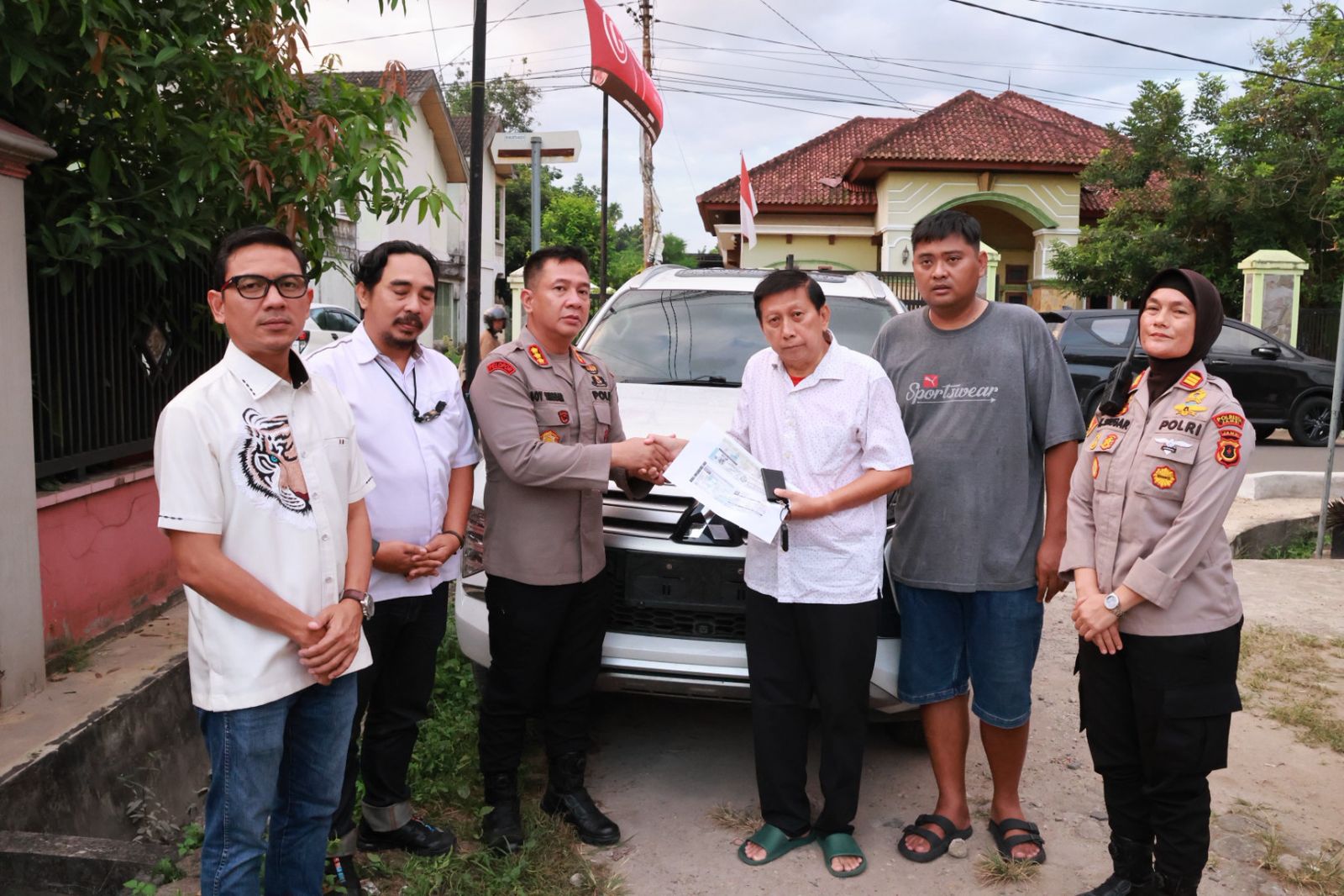 Kapolresta Jambi Serahkan Mobil Pajero Milik Nindia kepada Keluarga