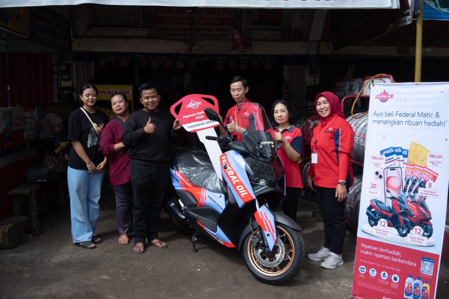 Pemenang Jambi Tak Sangka Beli Federal Oil Dapat Motor Gratis dari Program Nyaman Berhadiah