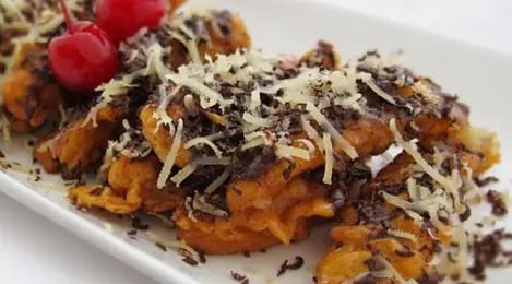 Cara Membuat Pisang Goreng Cokelat Keju yang Renyah dan Legit