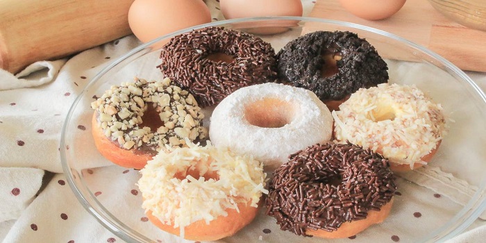 Donat Cemilan Manis Tinggi Kalori