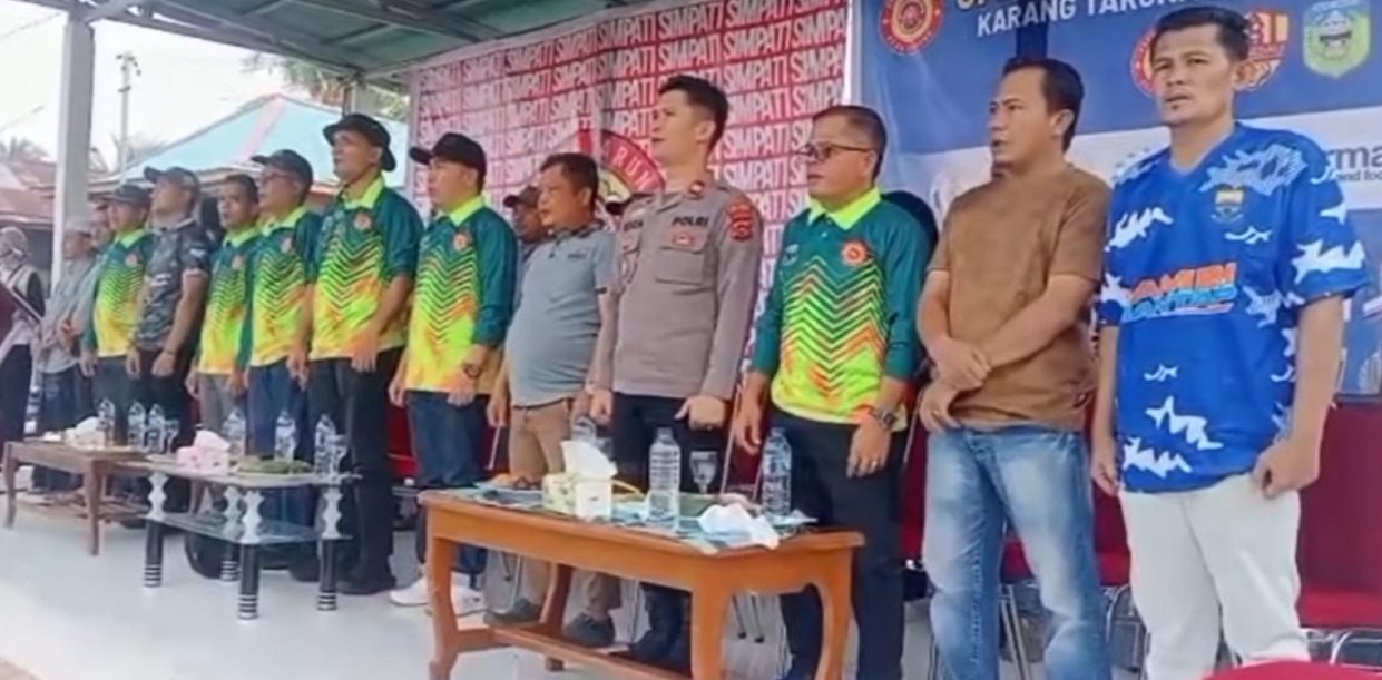 Bupati Hurmin Buka Open Turnamen Sepak Bola Karang Taruna Cup Desa Lidung