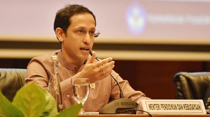 Laptop Korupsi Era Nadiem! Polemik Chromebook, Rekomendasi Jaksa, dan Misteri Pembelokan Teknis