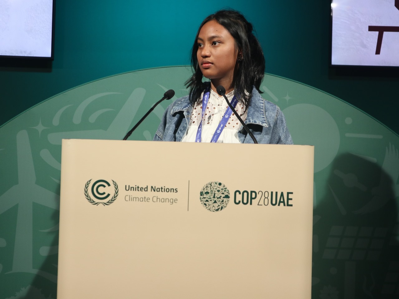 Perempuan Muda Berani Bersuara Menuntut Keadilan di Pertemuan Iklim Internasional