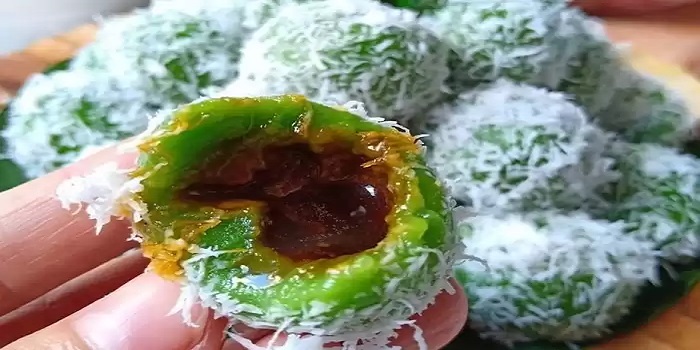 Klepon Makanan Tradisional Unik dalam Sekali Gigitan 