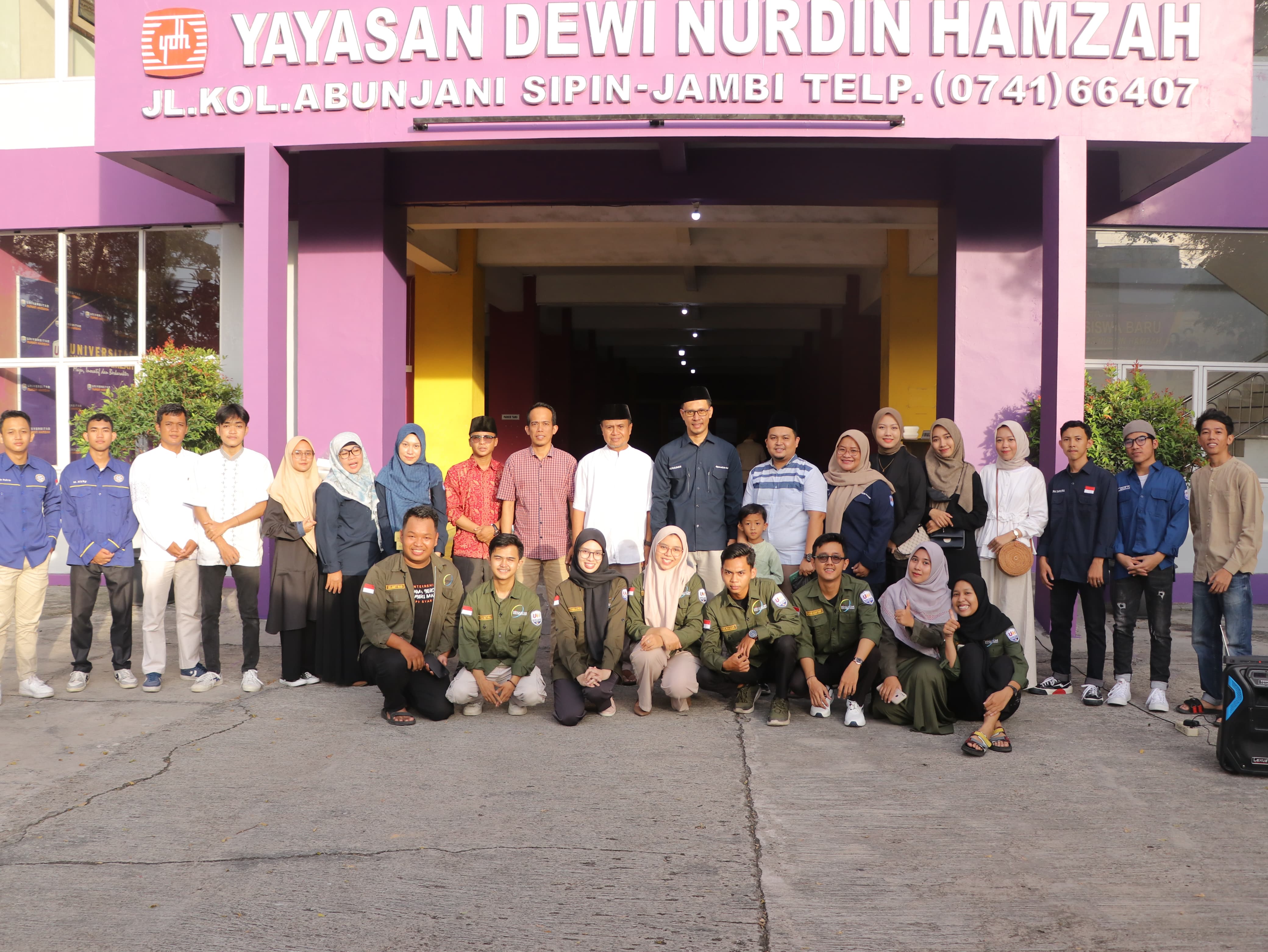 Himakom Universitas Nurdin Hamzah Gelar Bukber dan Bagikan 300 Takjil ke Pengguna Jalan 