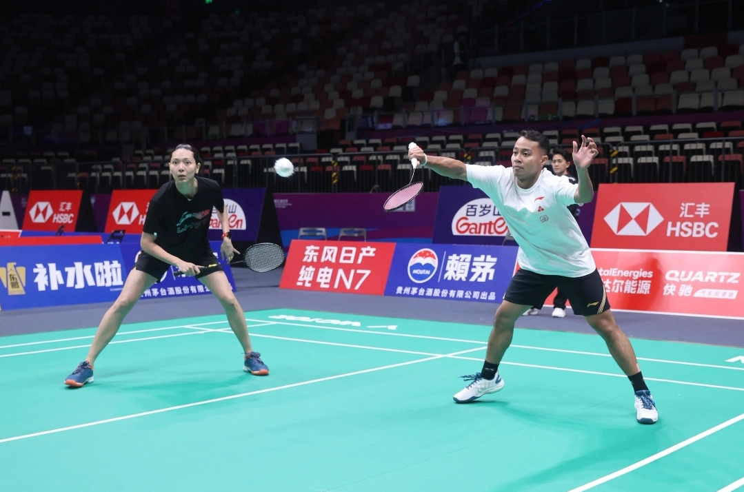 Wasit Kontroversial dan Permainan Kurang Matang, Rinov/Gloria Tersingkir dari Sudirman Cup 2025