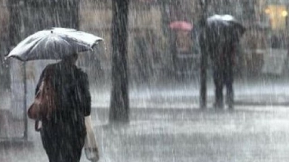 Bahaya Tersembunyi, Dampak Buruk bagi Tubuh jika Terus Terkena Hujan