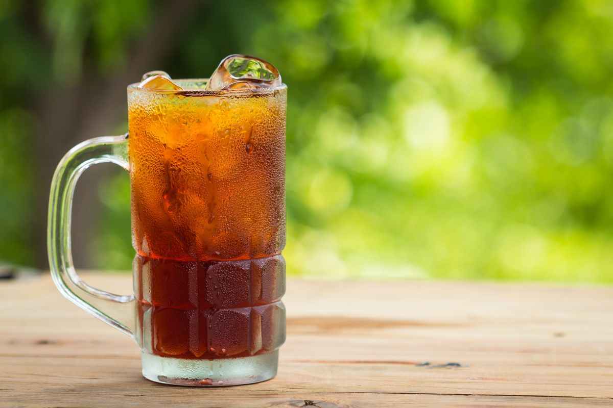 Mana yang Lebih Baik Es Teh Manis vs Hangat untuk Berbuka, Ini Saran Dokter Gizi!