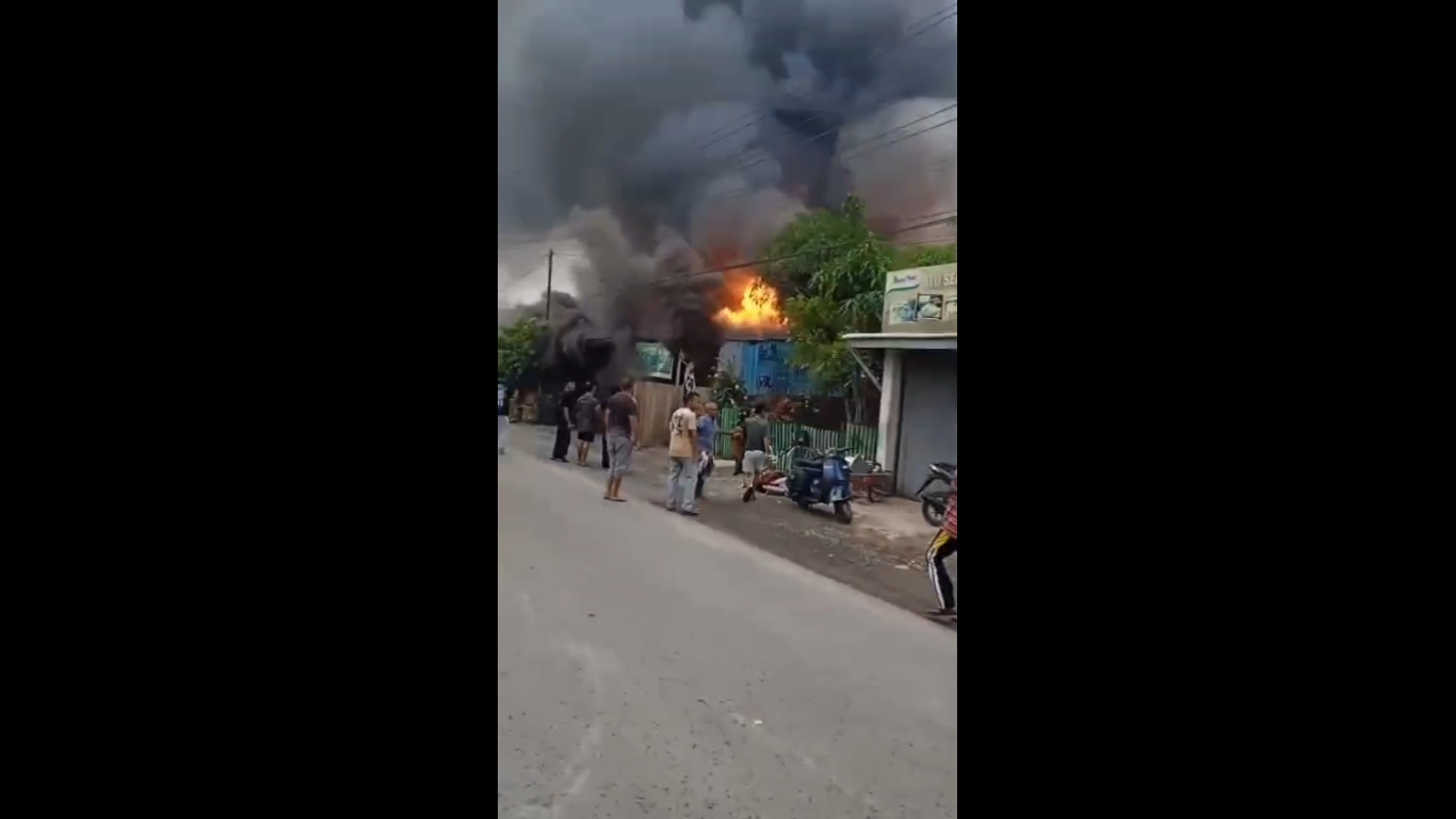 4 Rumah Terdampak Kebakaran di Sungai Saren, 3 Rumah Semi Permanen Ludes Terbakar