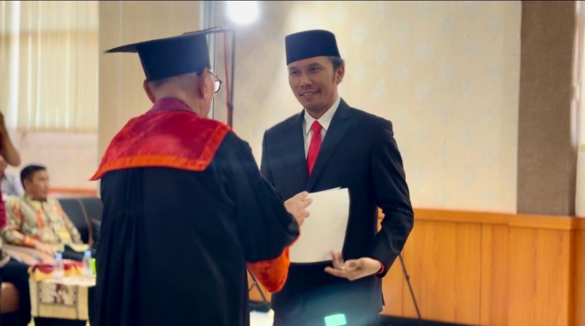 Ketua DPRD Edi Purwanto Raih Gelar Doktor dengan IPK 4.00 di Universitas Jambi