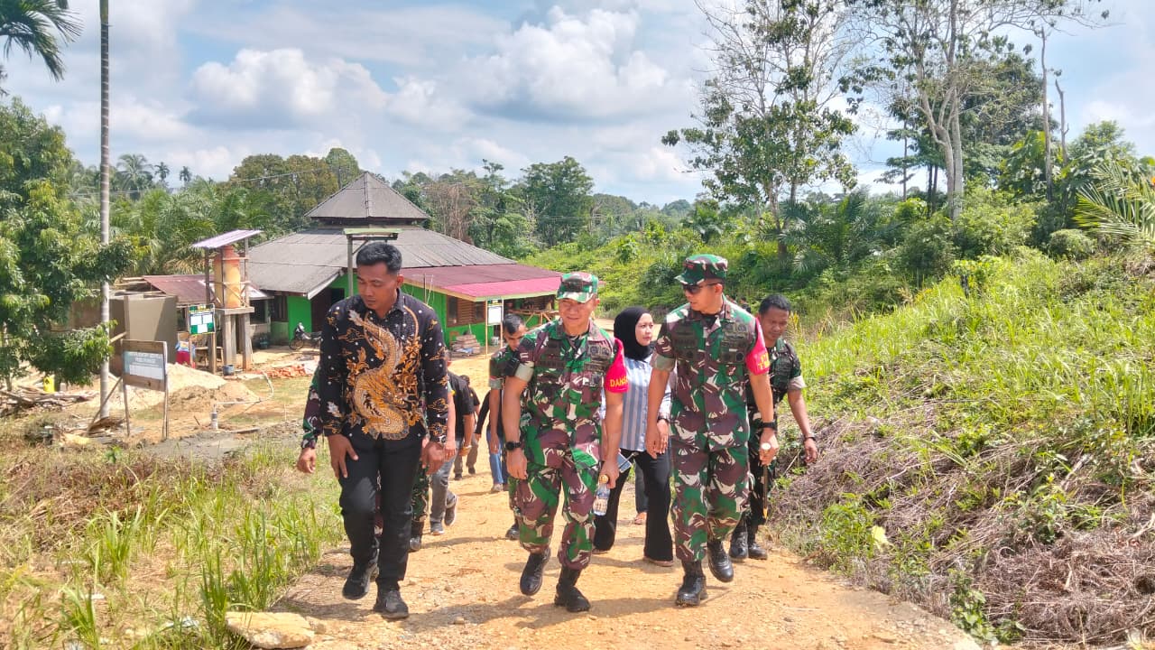 Danrem 042/Gapu Pastikan TMMD Tepat Sasaran: Infrastruktur Desa Dikebut, Akses Ekonomi Warga Didorong