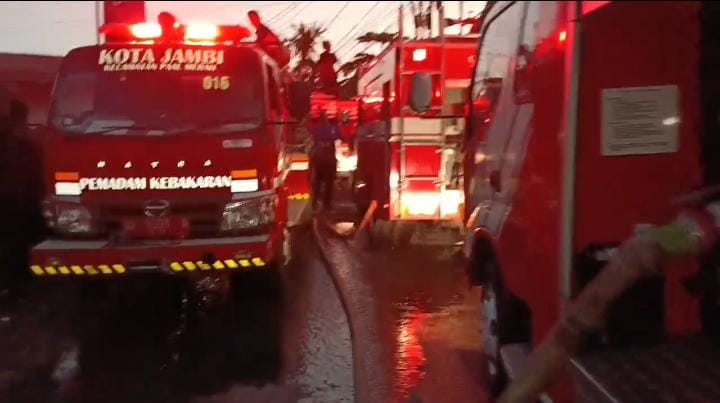 Kebakaran Empat Unit Bedeng di Jambi Selatan, Satu Orang Terluka