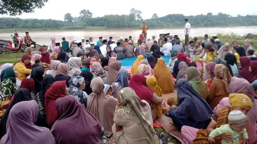 PJ Bachyuni Hadiri dan Sekaligus Melantik Dan Kukuhkan Lam Desa Pulau Kayu Aro 