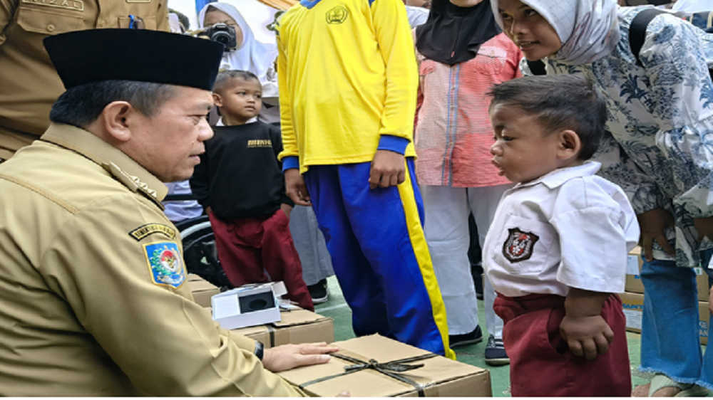 Lewat Program Dumisake Pendidikan 2024,  Gubernur Jambi Bantu Siswa Kurang Mampu