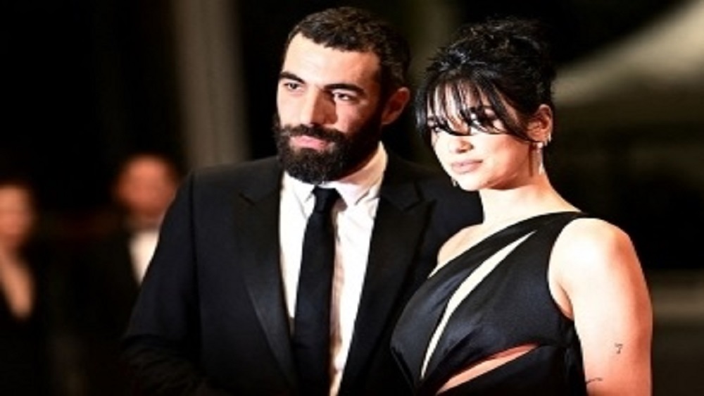 WOW!! Tampil Romantis Dua Lipa dan Romain Gavras Hadiri Festival Film Cannes
