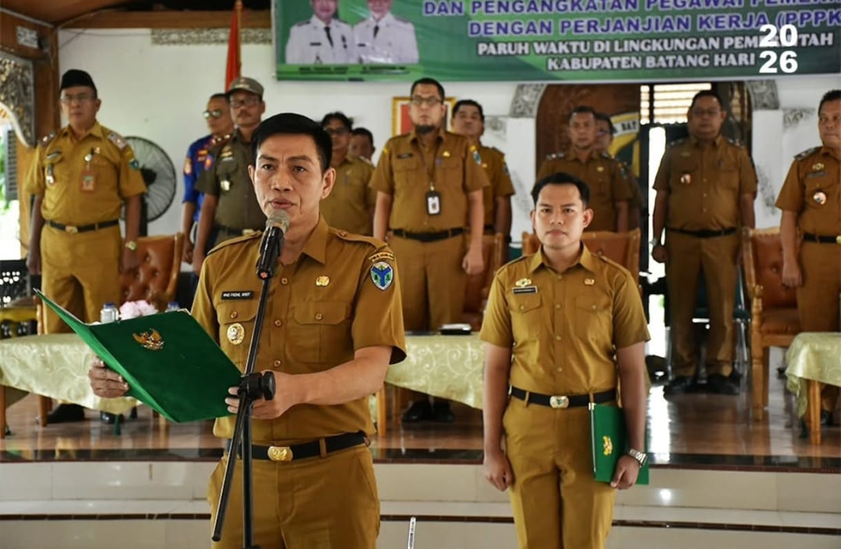 Bupati Batanghari Lantik 190 PPPK Paruh Waktu