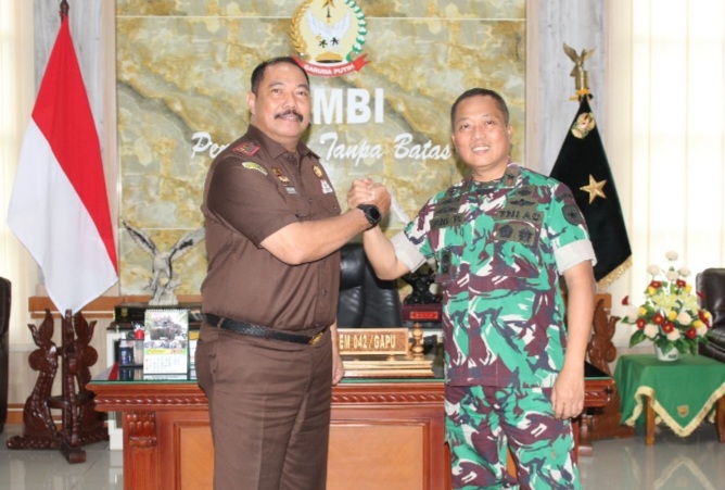 Sinergi Penegakan Hukum dan Stabilitas Daerah, Danrem 042/Gapu Terima Audiensi Kajati Jambi