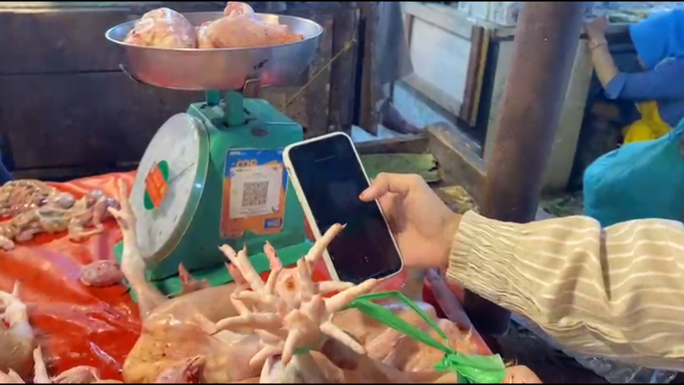 QRIS Mudahkan Transaksi Masyarakat di Pasar Tradisional Kota Jambi
