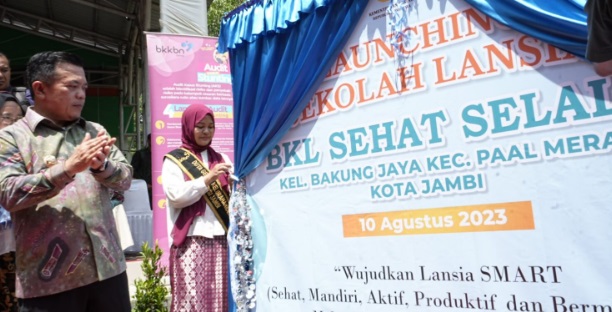 Gubernur Al Haris Resmikan Sekolah Lansia di Kota Jambi, Begini Pesannya