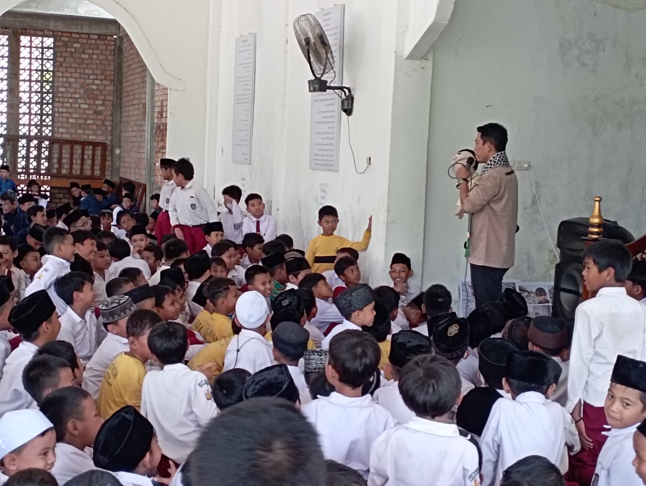 Aksi Penggalangan Dana Palestina di SD/SMP IT Aulia Muara Bulian Kabupaten Batanghari 