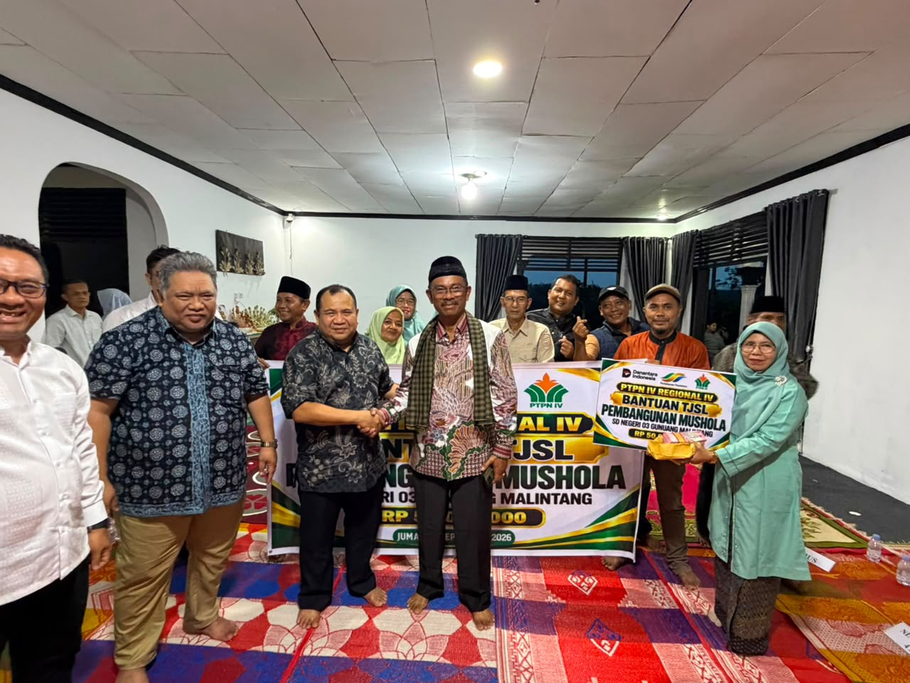 PTPN IV Regional IV Salurkan Bantuan Rp50 Juta untuk Pembangunan Mushola SDN 03 Gunuang Malintang