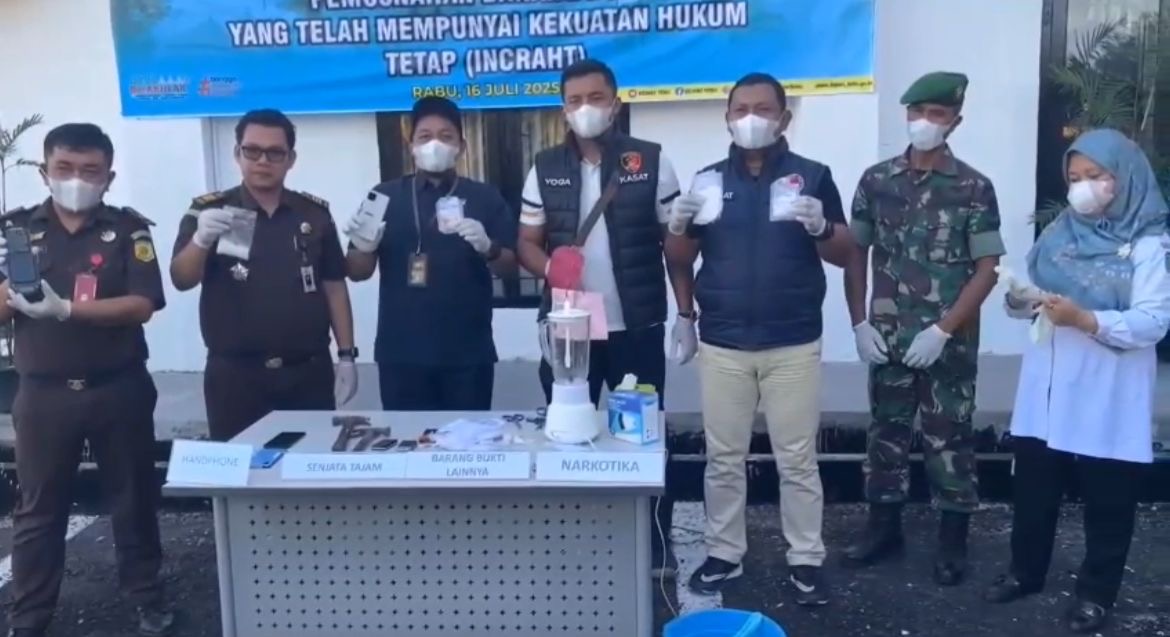 KEJARI TEBO MUSNAHKAN BARANG BUKTI 23 PERKA