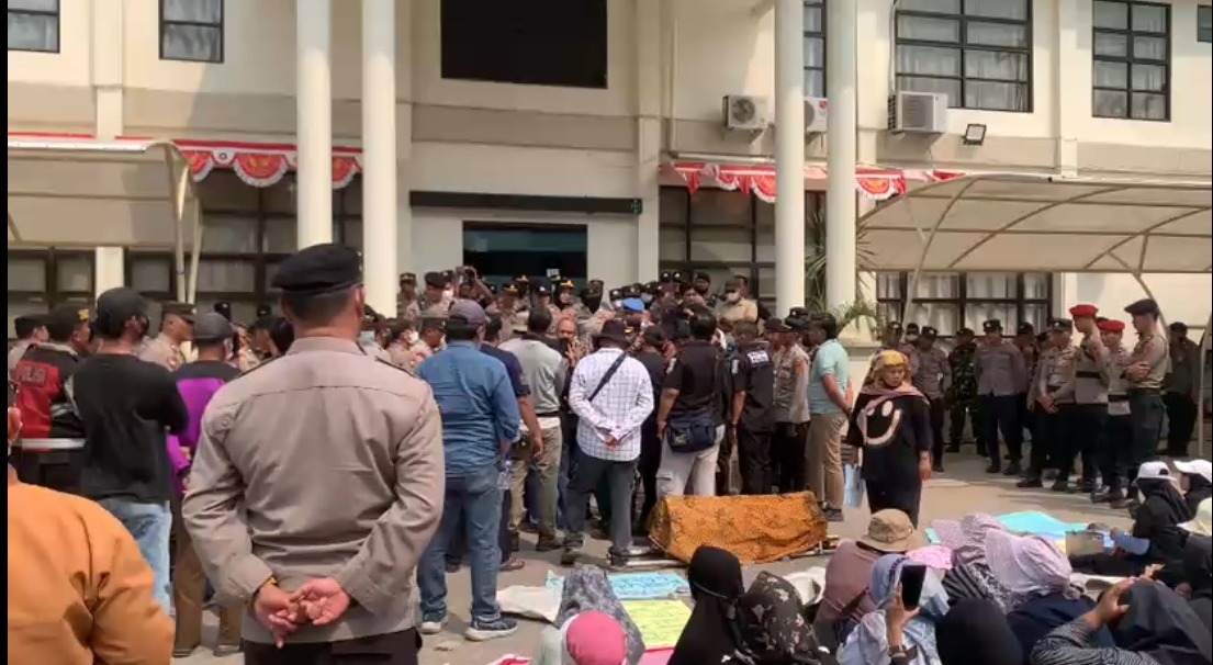 Warga Kembali Geruduk Kantor ATR/BPN Kota Jambi, Minta Sertifikat Tanah Dibuka Blokir