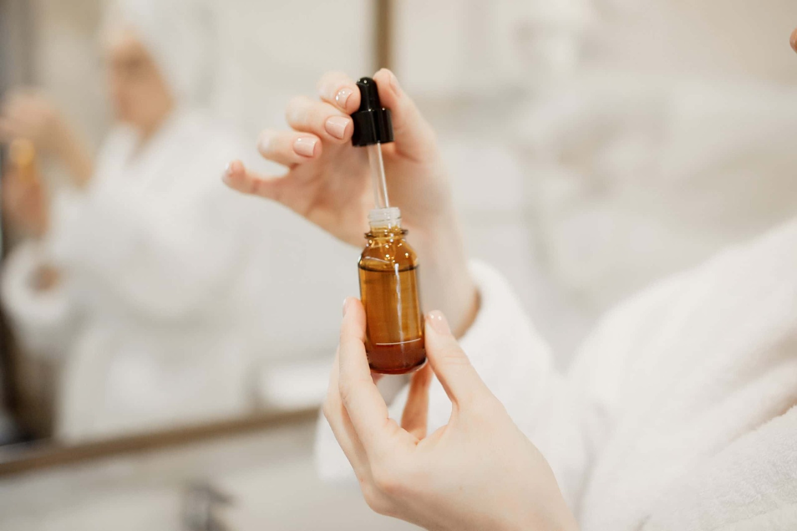 Kenali AHA dan BHA, Manfaat dan Cara Pakai yang Aman