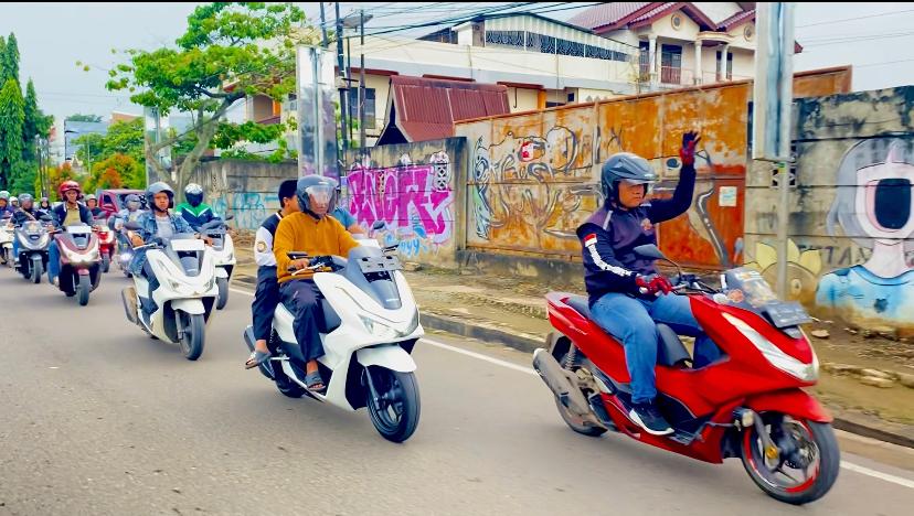 Komunitas Honda PCX Club Indonesia Chapter Jambi Ikut Meriahkan Exhibition New Honda PCX160 di Jambi