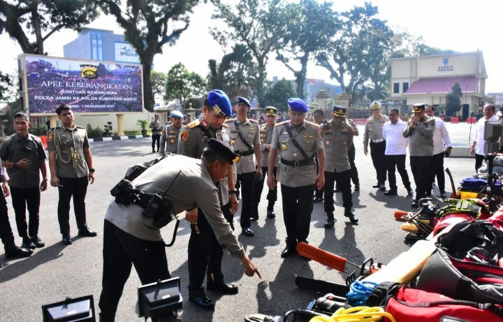 Polda Jambi Berangkatkan Bantuan Kemanusiaan dan Puluhan Personel Ke Sumbar