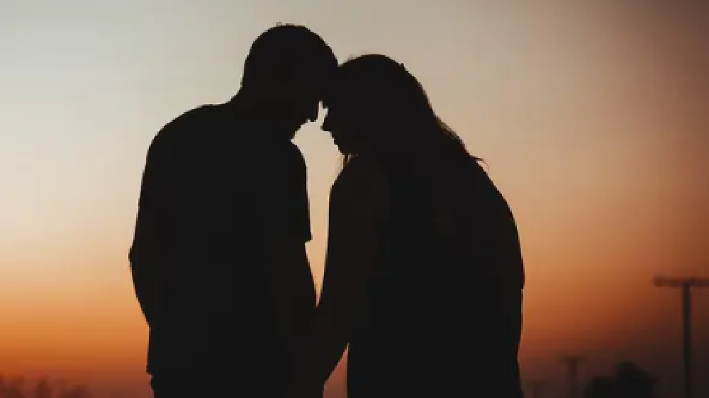 Malam Minggu yang Romantis, Tips Mengajak Pasangan Jalan Agar Bahagia