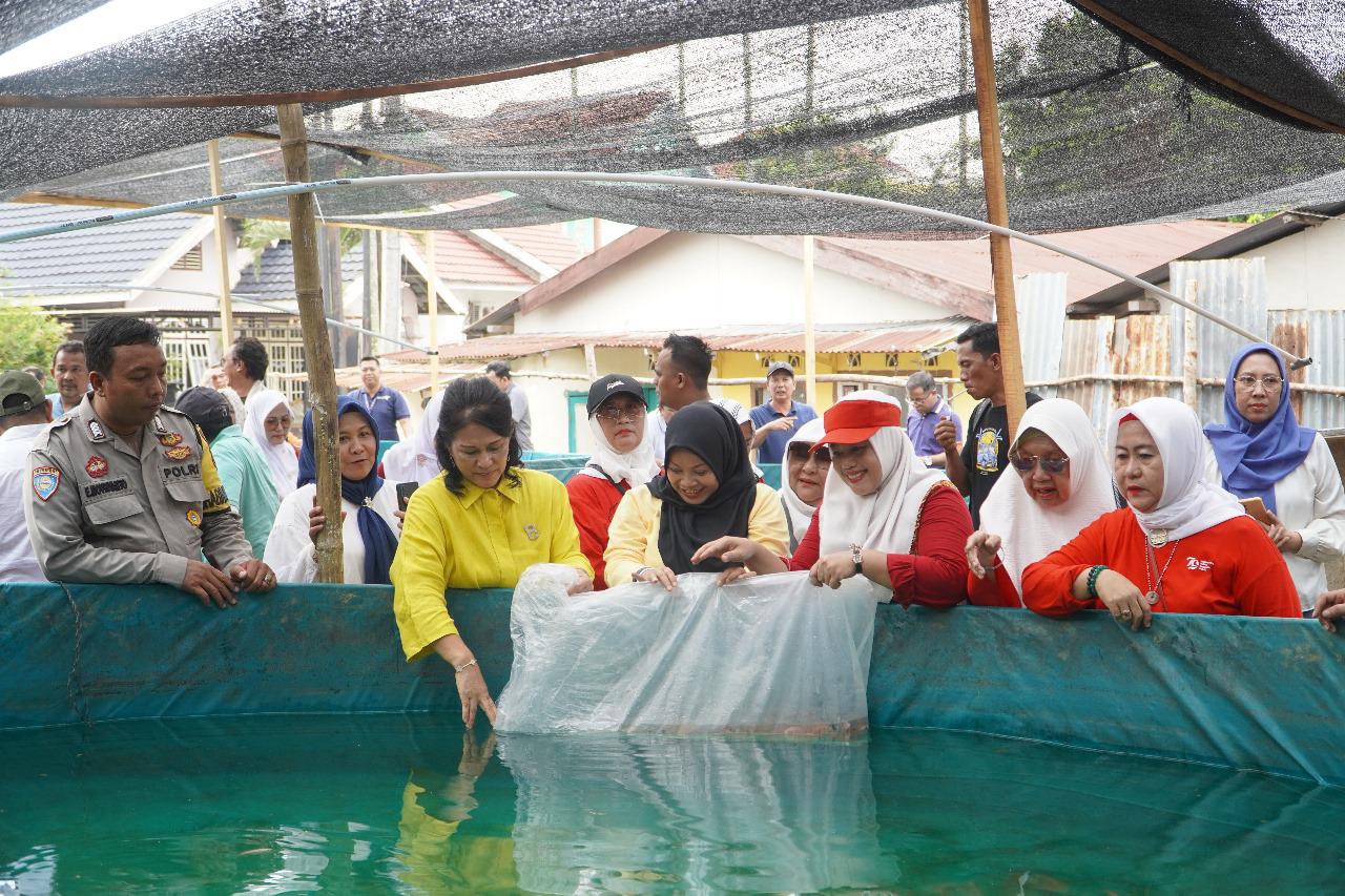 IKBI dan PTPN IV Regional 4, Sebar 950 Bibit Ikan dan Edukasi Pembuatan Biopori