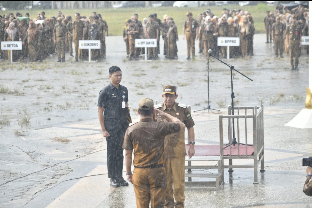 Apel di Tengah Hujan, Bupati BBS Instruksikan ASN Jalankan Program Pusat