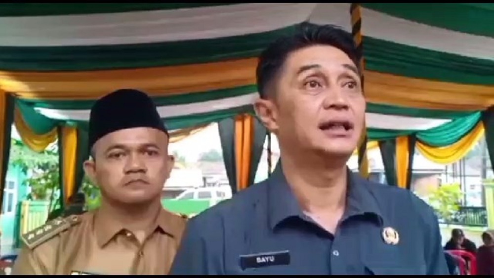 PJ Bupati Muaro Jambi Bachyuni Deliansyah Hadiri Sunatan Masal di Desa Senaung