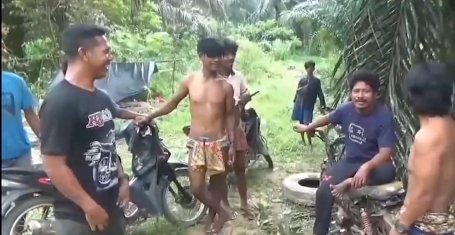 Suku Anak Dalam Bukit 12 Jambi Menduduki Lahan Koperasi Bersatu Arah Maju (BAM) Di Desa Sungai Gelam