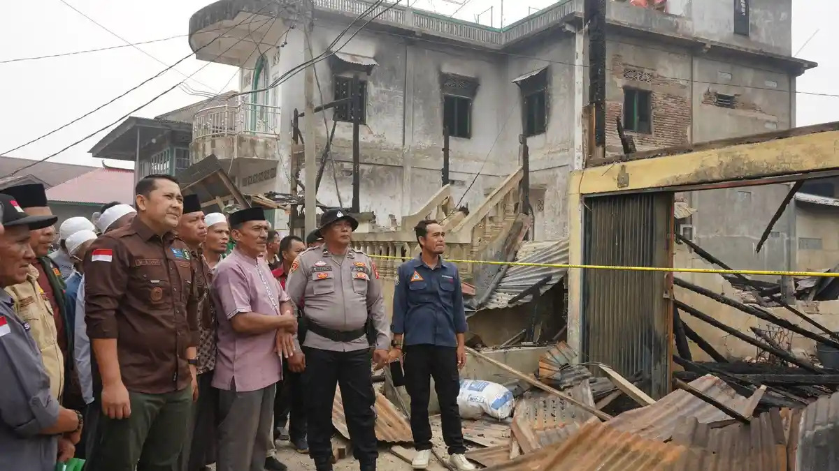 Bupati Merangin Salurkan Bantuan bagi Korban Kebakaran di Desa Tunggul Bulin