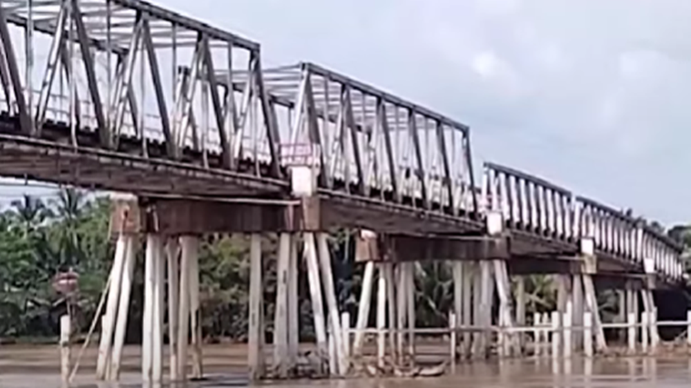Warga Tiga Desa Ancam Blokade Jalan Lintas Nasional Bila Tidak Segera Perbaiki Jembatan Tembesi